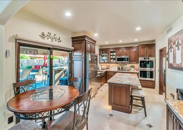 Family Vacation Retreat Glendale Az